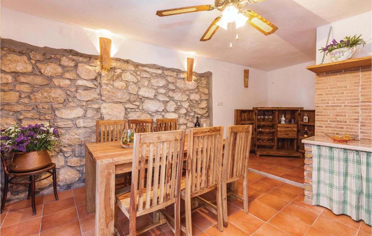 Stunning Home In Punat With Kitchen Stara Baška Εξωτερικό φωτογραφία